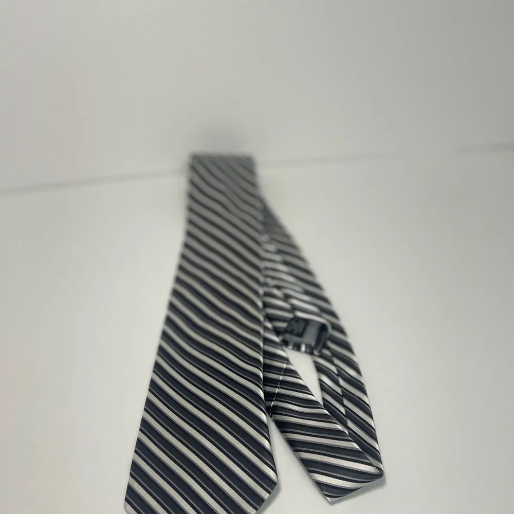 Dior Signature 100% silk tie with white, navy, and gray stripes. - Picture 3 of 3
